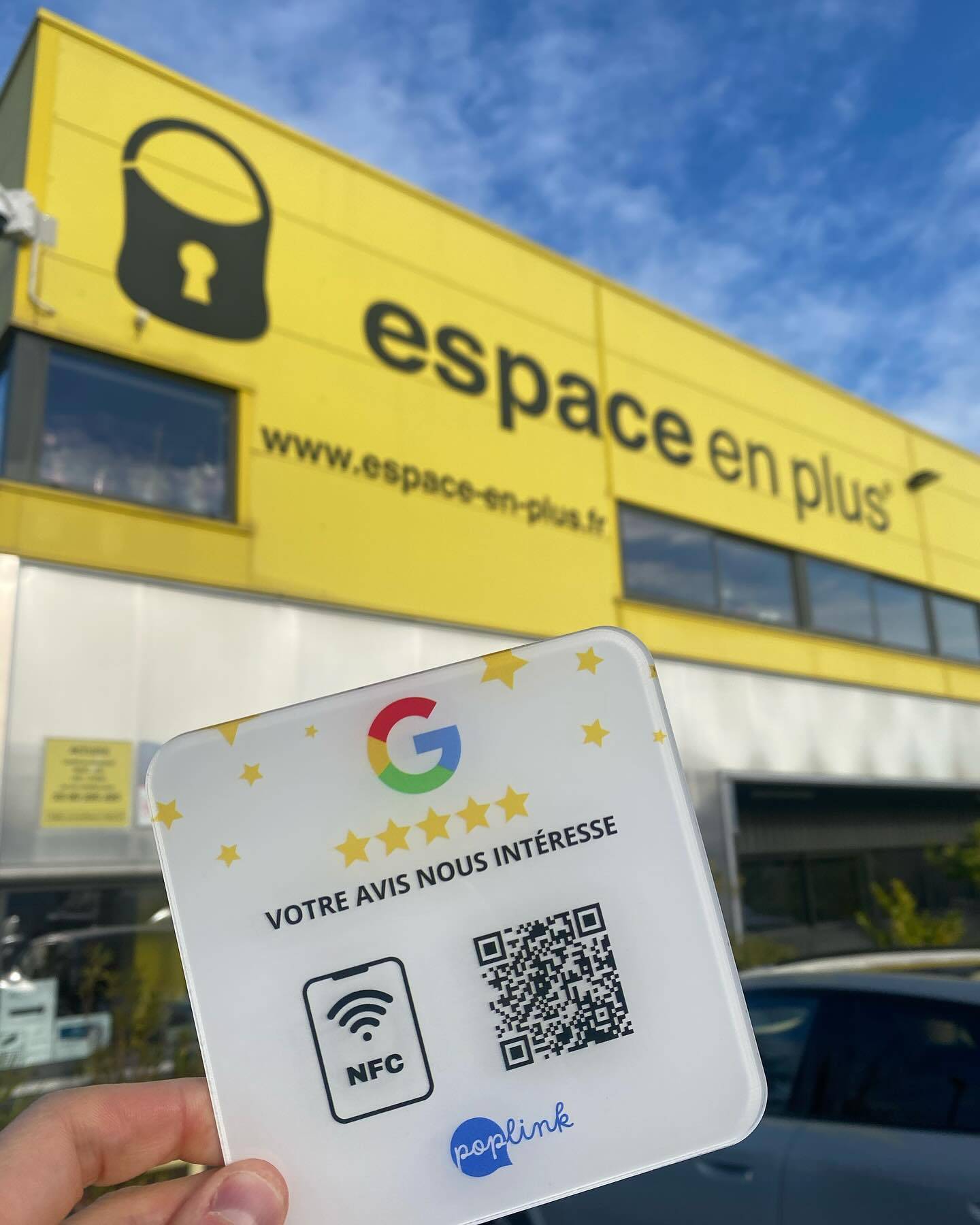 Plaque QR Code + NFC pour obtenir de nouveaux avis Google